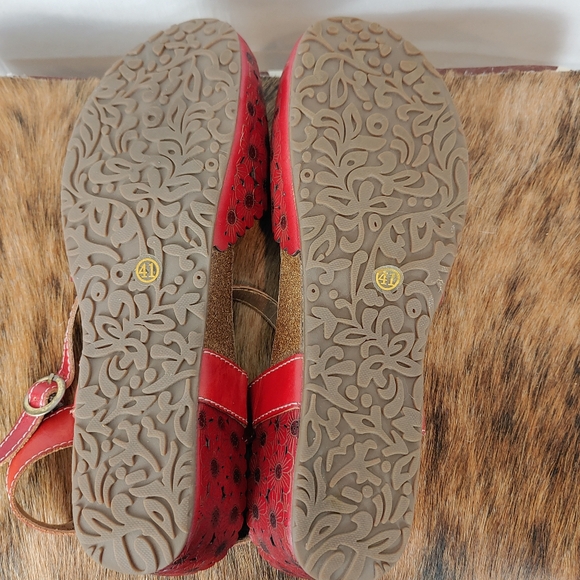 L'Artiste Spring Step Livia Red Floral Leather Buckle Ankle Strap Size 41/9.5-10 - Picture 9 of 11